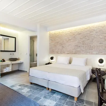 Off Hotel 3*