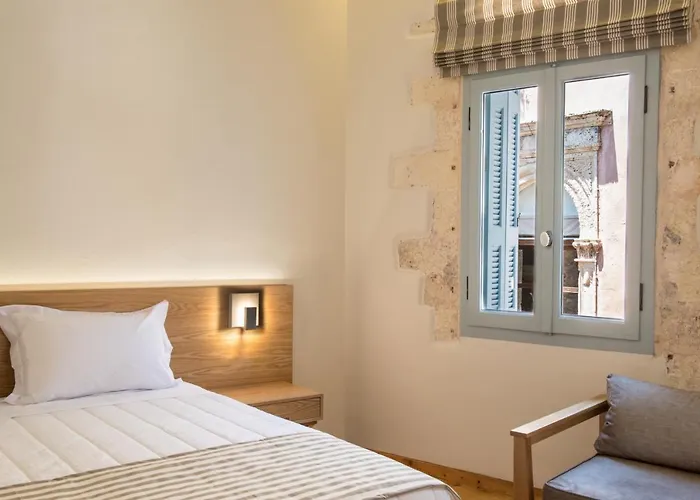 Off Ханья (Крит)