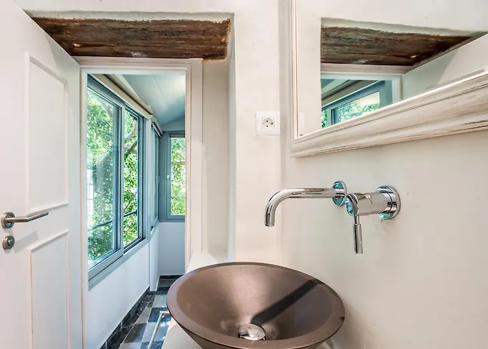 Off Ханья (Крит)