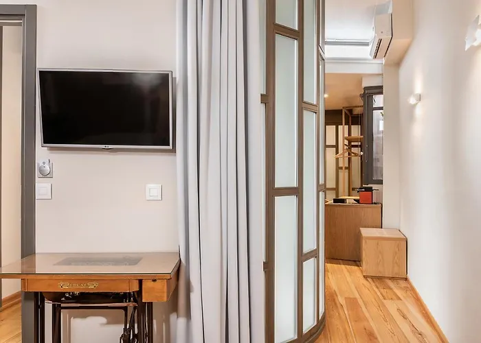 Off Готель Ханья (Крит)