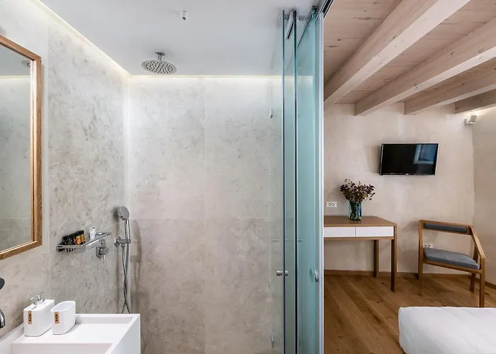 Off Готель Ханья (Крит)