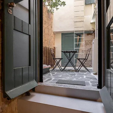 Off Ξενοδοχείο 3*